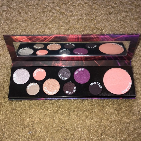 mac raver girls eyeshadow & highlighter palette
